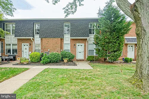 1051 Harbour Dr Photo 1