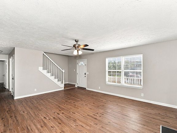 4th image of 1104 Skipton Dr