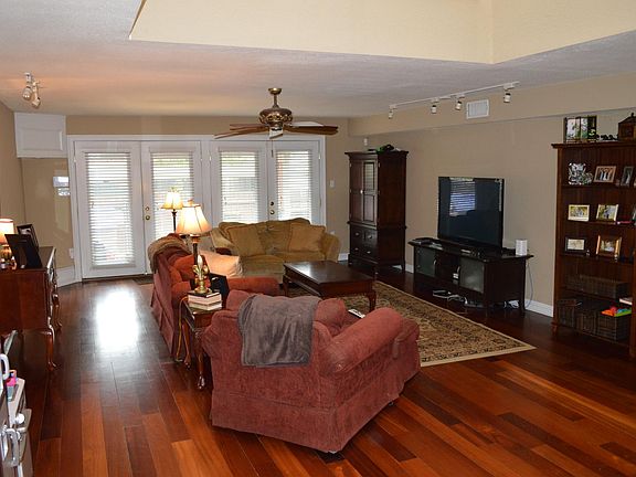 5th image of 6032 Orleans Ave
