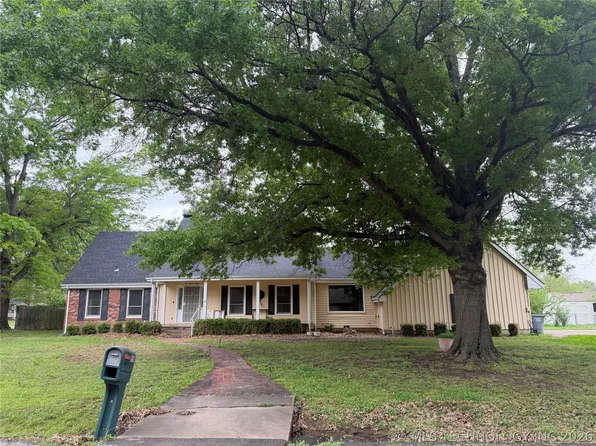 108 S Bettes Ave, Wagoner, OK 74467