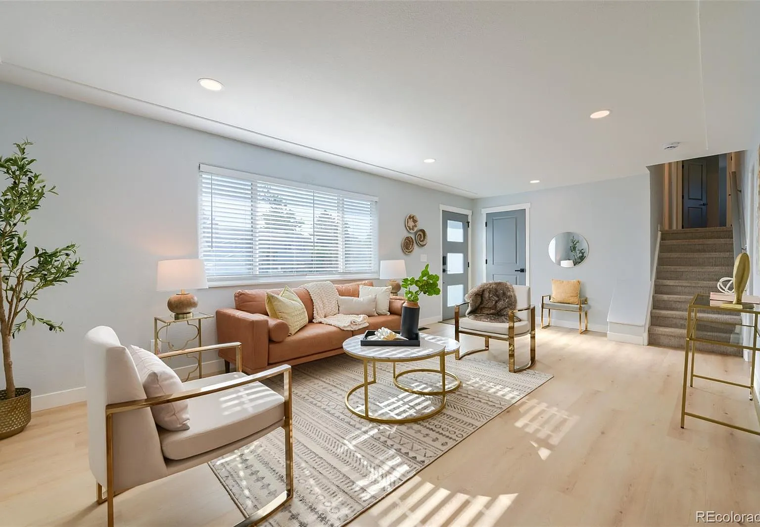 3 bed, 2212 sqft, $2,945 — Photo 3