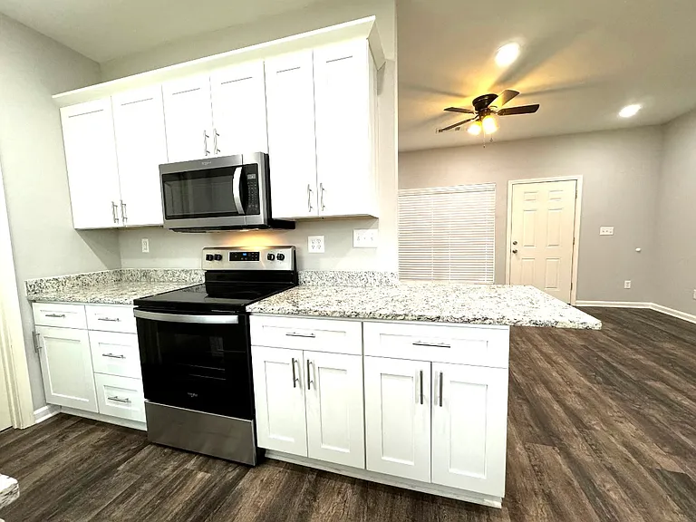461 Ridge Rd — Photo 3