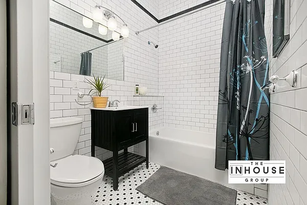 Rented by The InHouse Group | media 6