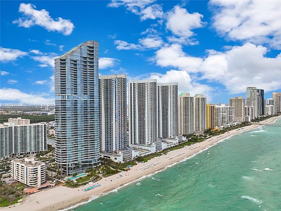 4th image of 15701 Collins Ave #903
