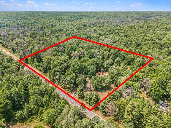 3rd image of 4665 N Evergreen Dr