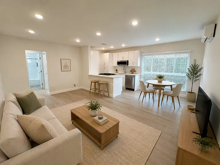 4110 Inglewood Blvd #4 — Photo 1
