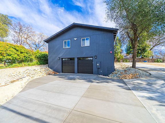 3rd image of 13607 Hill Blvd