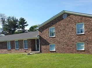 1040 Stourbridge Rd, Versailles, KY 40383