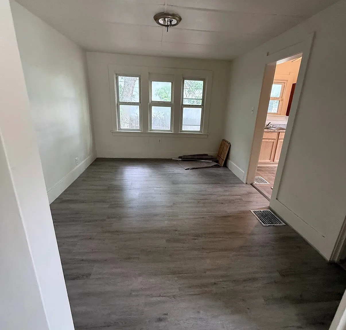 2 bed, 887 sqft, $875 — Photo 4
