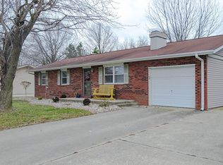 902 Hanover St, Germantown, IL 62245