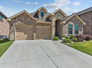 1701 Meadow Trail Ln, Aubrey, TX 76227