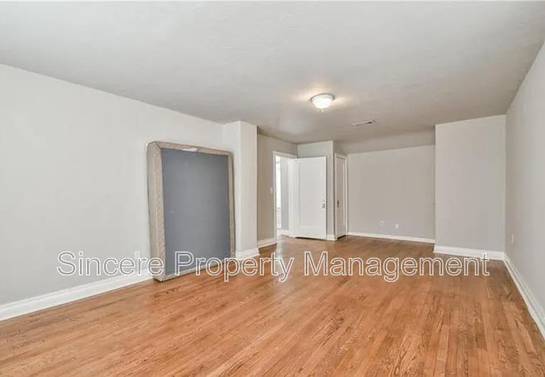 2217 NW 25th St — Photo 16