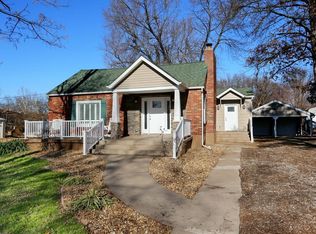 1037 Prigge Rd, Saint Louis, MO 63138