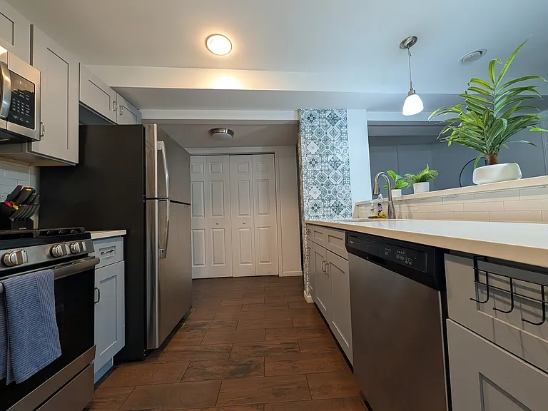 2324 W Monroe St #G — Photo 2