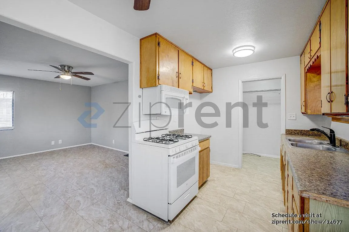 2 bed, 786 sqft, $2,350 — Photo 2