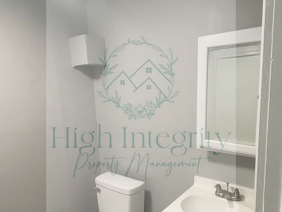 4th image of 403 Walnut St #B