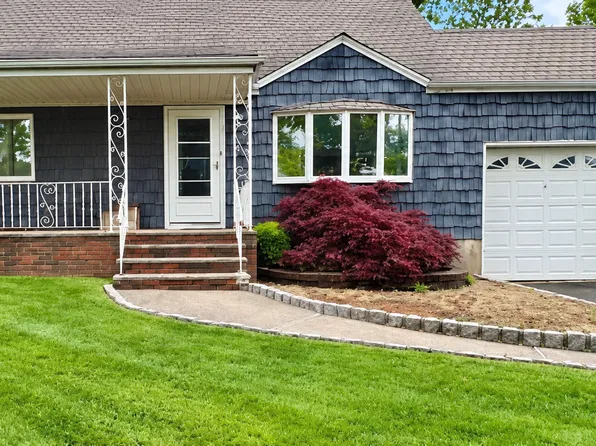 435 Inwood Rd, Linden, NJ 07036