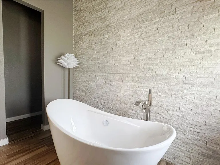 824 Palm Cove Dr — Photo 26