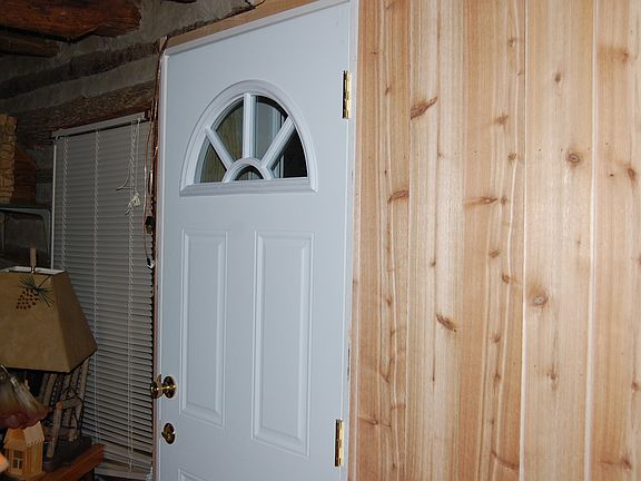 Livingroom new door and ceda