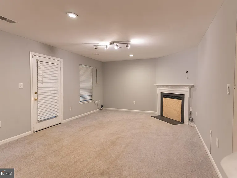2403 Baikal Loop — Photo 15