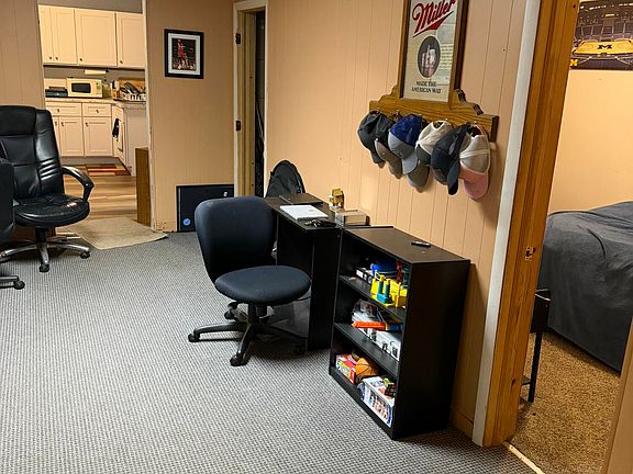 5th image of 303 Sheridan Dr