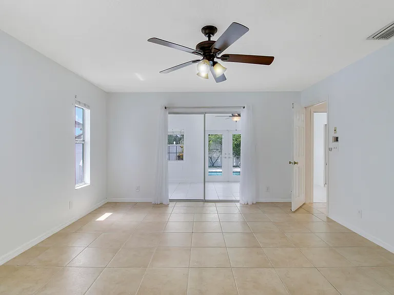 6118 Barbara St — Photo 22