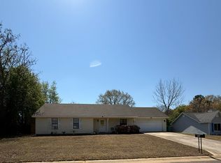 214 Eric Dr, Bonaire, GA