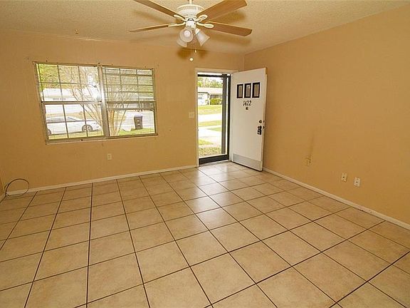 4th image of 1422 Rolling Green Dr