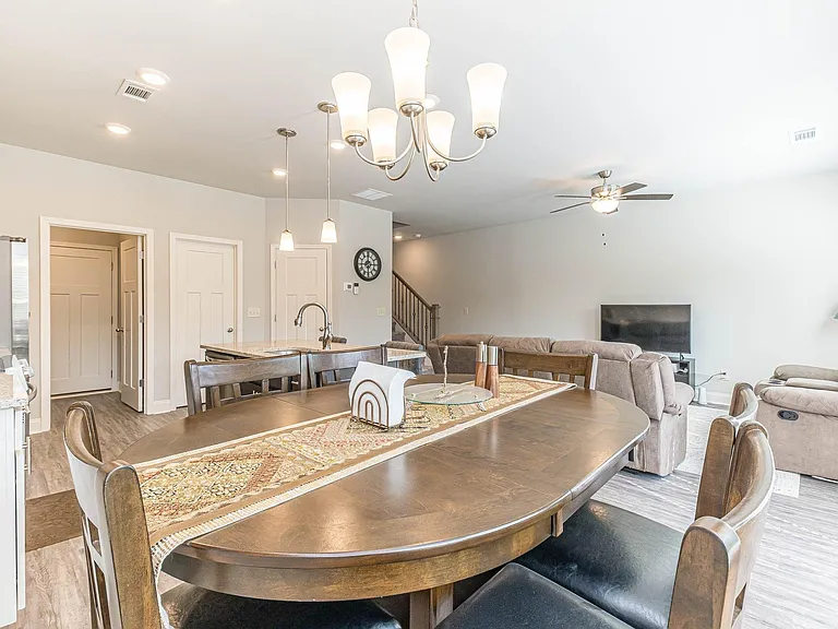 1380 Sugar Glen Ct — Photo 18