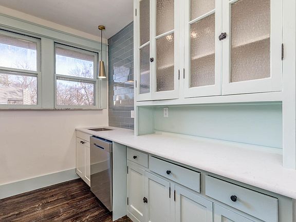5th image of 2408 Bellevue Ave #1A