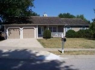 2812 Stone Barn Ter, Lawrence, KS 66047