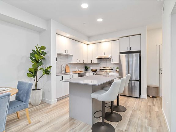 4th image of 2390 City Gate Blvd #403