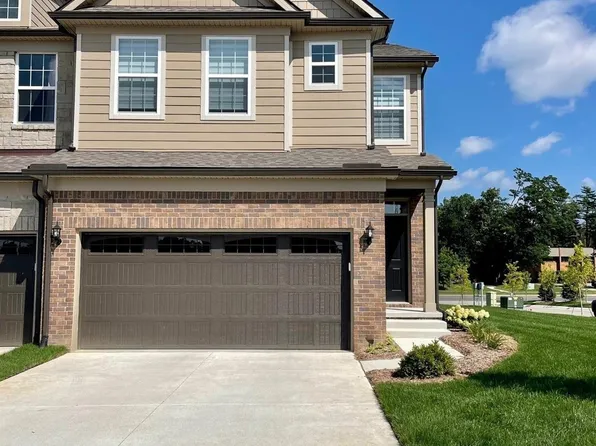 316 Addison Cir, Commerce Township, MI 48390