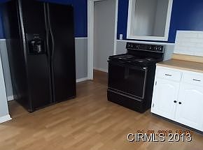 2nd image of 1121 W Mill St