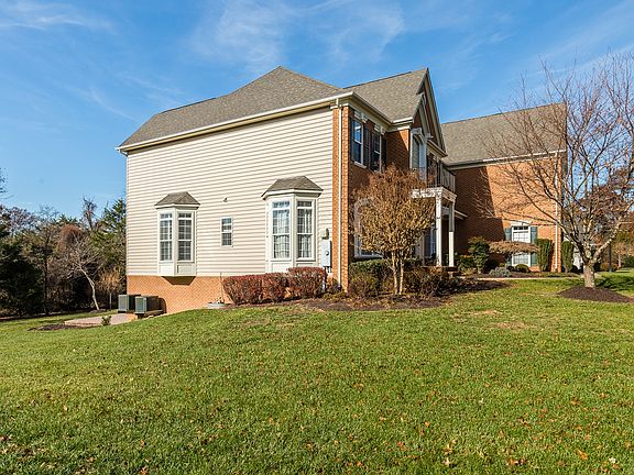 5th image of 15804 Kensington Palace Ct