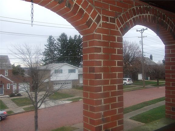 3rd image of 215-217 E Muntz Ave