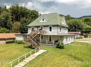 23 Cherry Ln, Burnsville, NC 28714