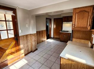 3 bed, 2.0 bath, 1368 sqft, $1,325, Cleveland, OH 44119