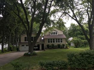 103 S River Rd, Fox River Grove, IL 60021