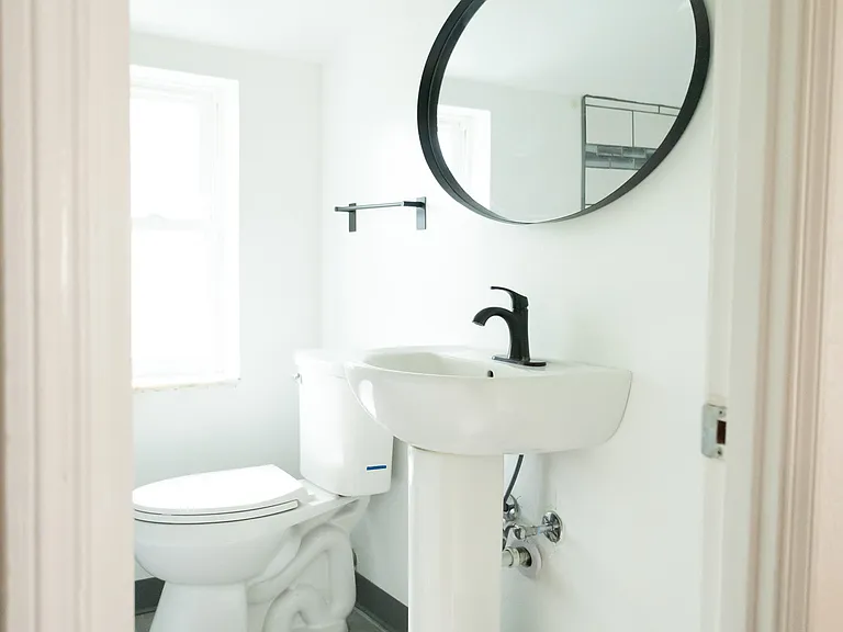 335 Pennoak Dr — Photo 8