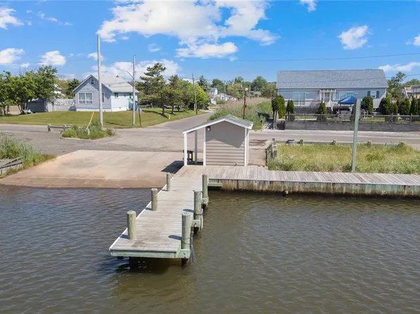 24 Blue Point Road, Mastic Beach, NY 11951