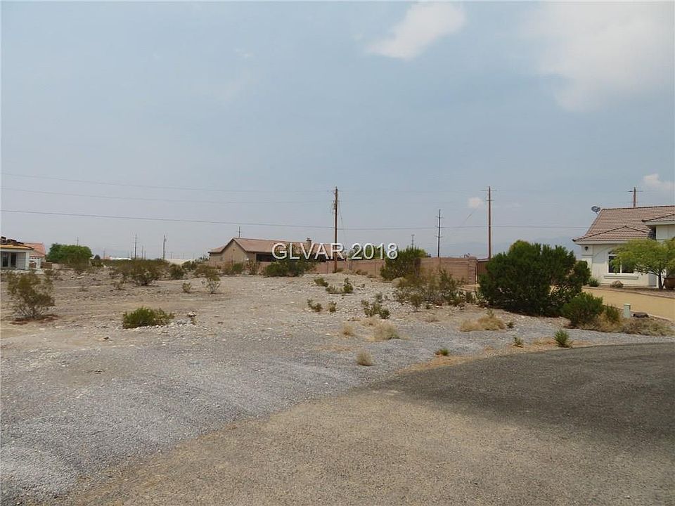 2nd image of 1960 Blue Ln