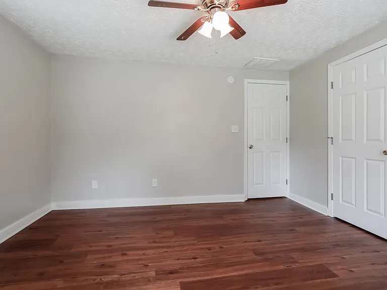 1472 California Ave — Photo 9
