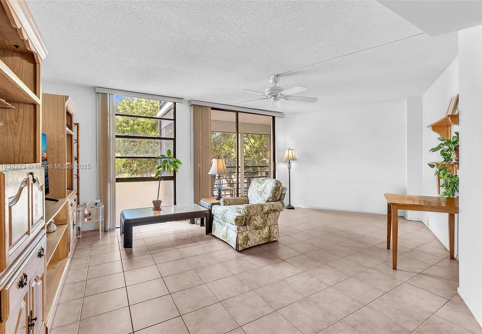 20400 NE Country Club Dr #215