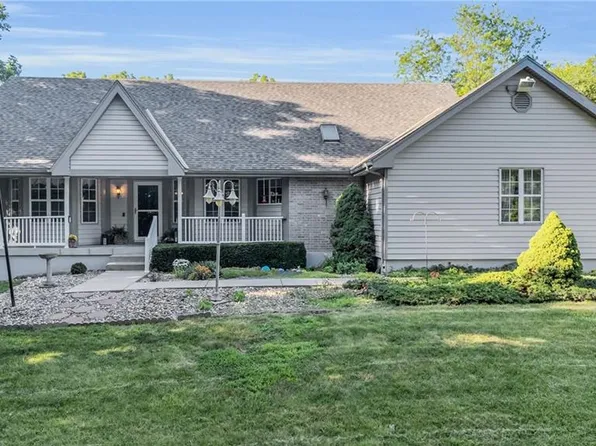 23904 E 92nd Ter, Lees Summit, MO 64064