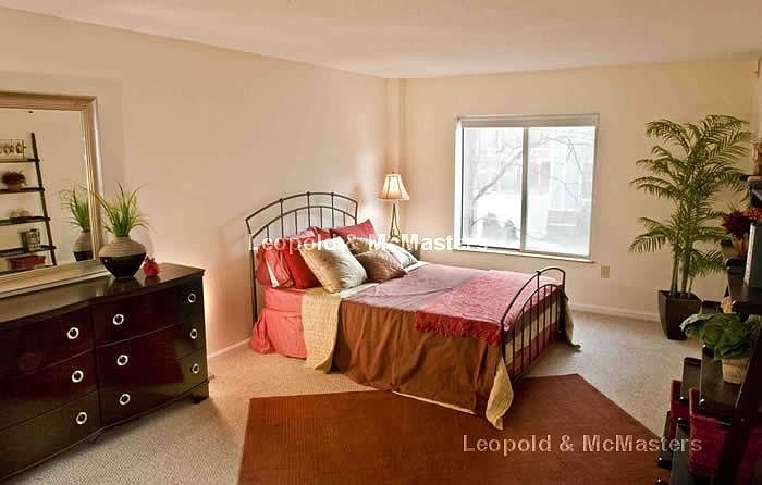 1st image of 346 Franklin St #305