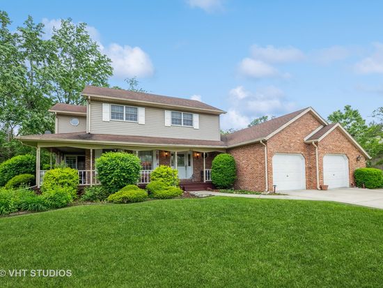 226 Cove Dr, Flossmoor, IL 60422