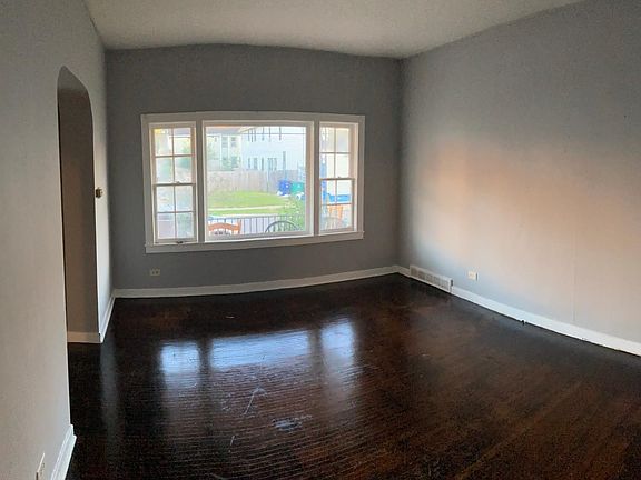 3rd image of 153 Hampshire St #1