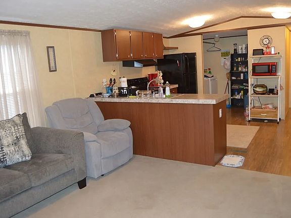 5th image of 17 Covey Dr