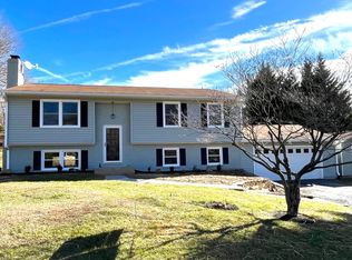 6540 Forest View Rd, Roanoke, VA 24018